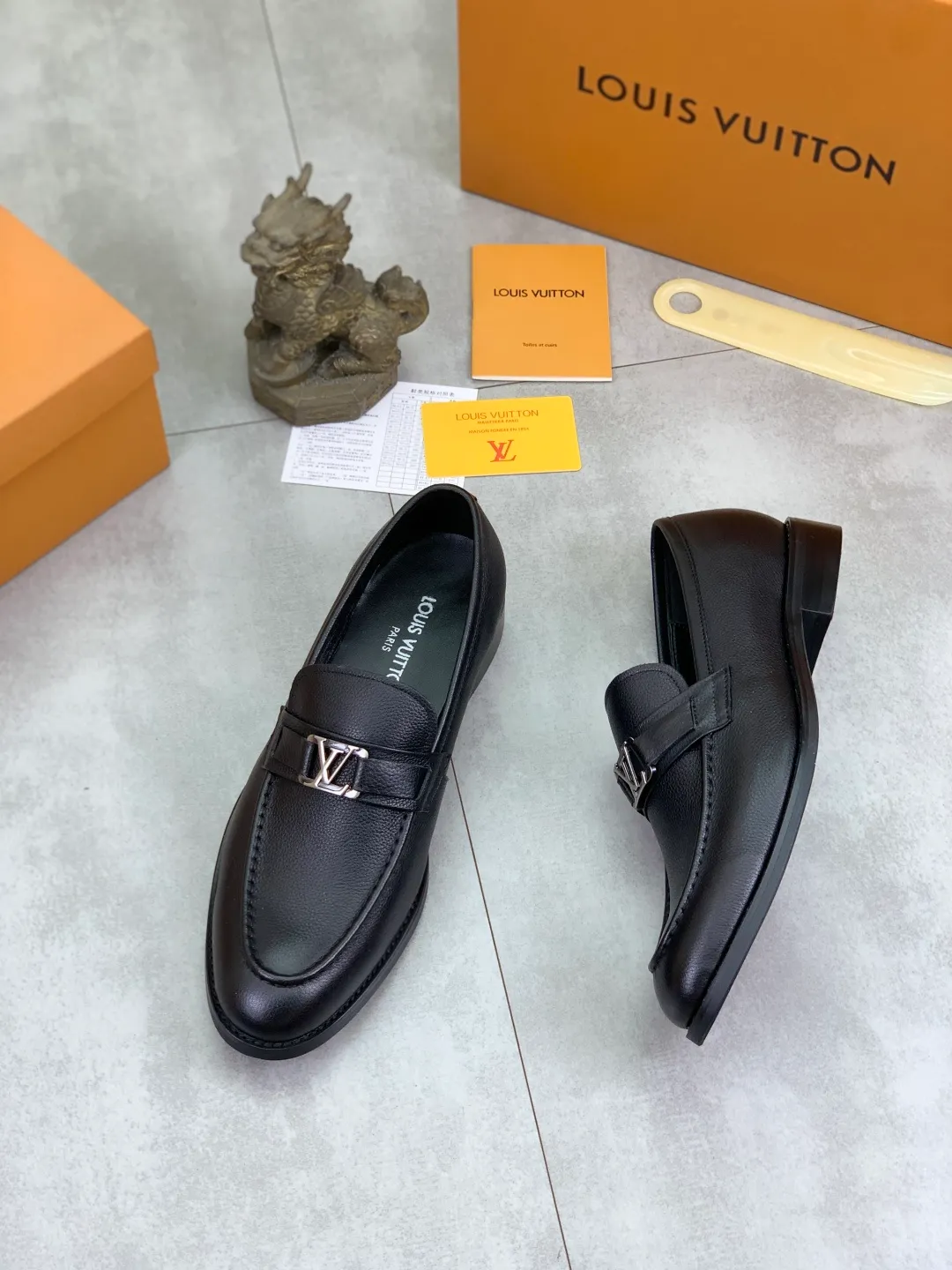 Men's Men's Shoes 💰P420 [New Style] 💰Yangli💎💎💎[Louis Vuitton] LV high-end men's formal business leather shoes, original order 1:1! Original imported calfskin, original metal buckle, imported sheepskin lining for feet, original outsole, men's shoe size: 39-45 (38.46 customized) black optional